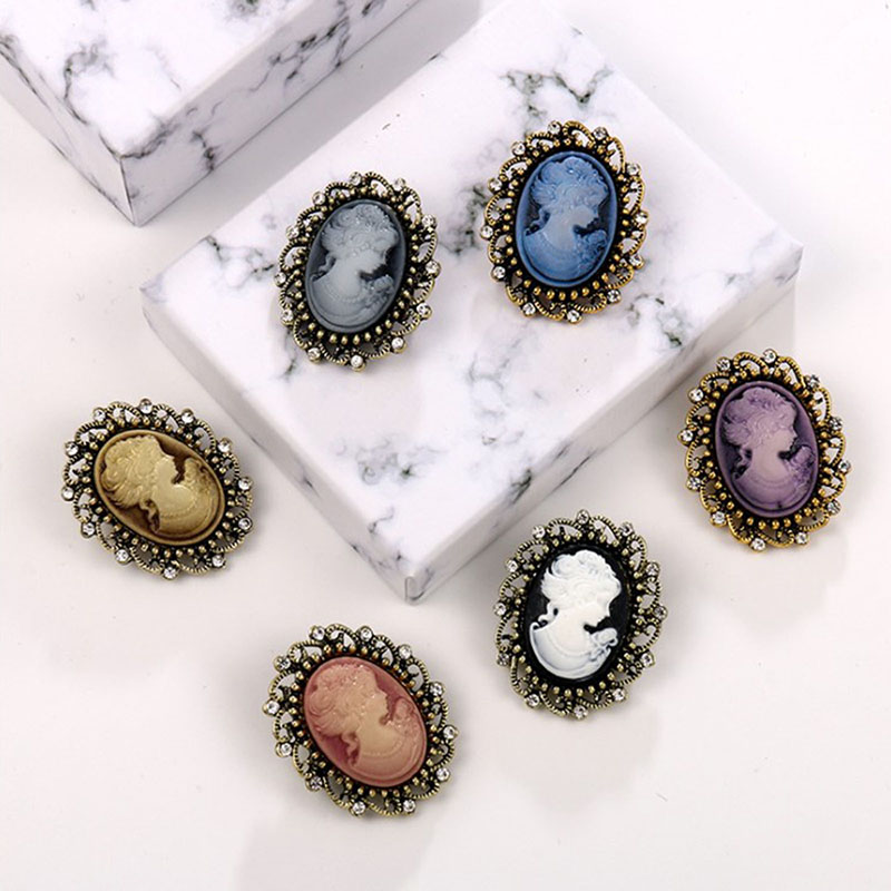 Vintage Queen's Cameo Beauty H - Head Pin Assorted recensie en prijs