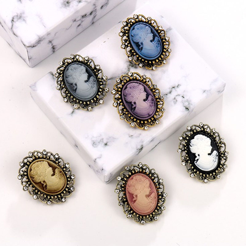 Vintage Queen's Cameo Beauty H - Head Pin Assorted recensie en prijs